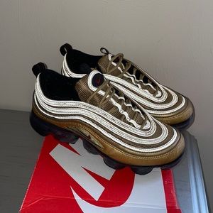 Gold Nike Vapormax size 6.5